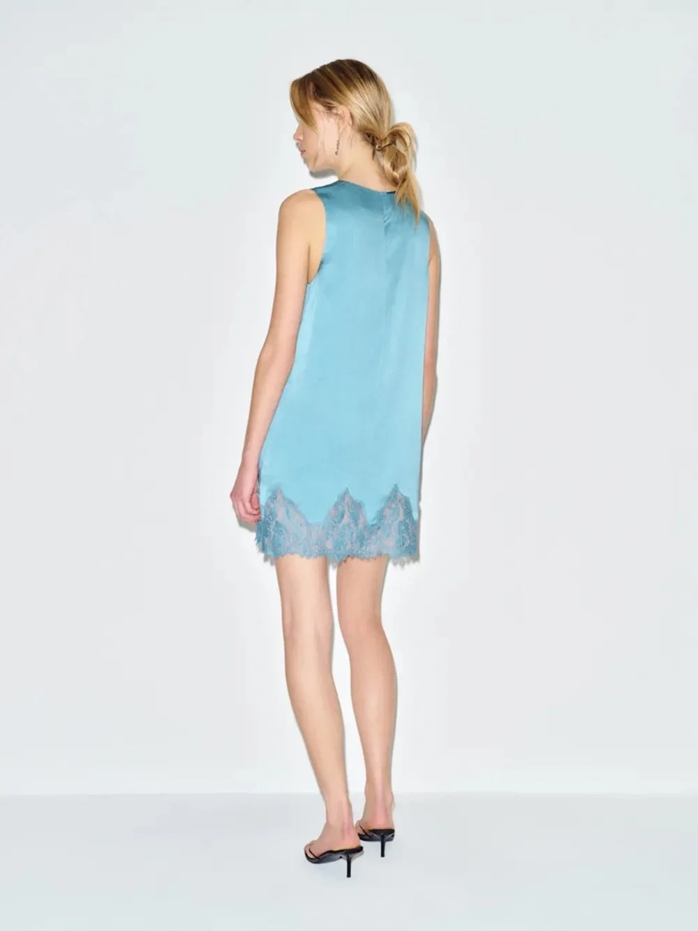 Reformation Jessalyn Silk Dress In Siren, NEW WITHOUT TAGS, NEVER WORN. - Picture 4 of 4